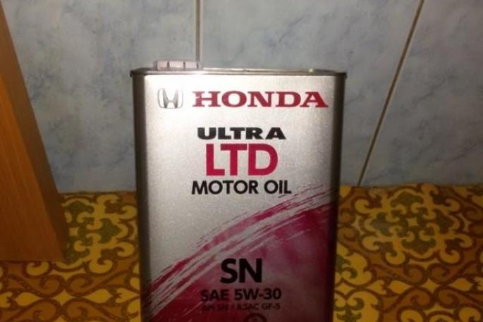 Как поменять моторное масло в автомобиле Honda CR-V и рекомендуемая жидкость для двигателя